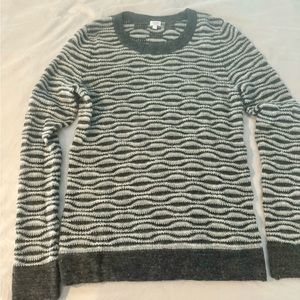 Bela nyc shades of grey crew neck sweater size xs
